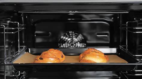 Why Oven Fan Direction Impacts Baking Results