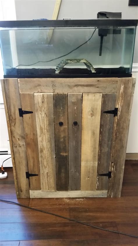 Wooden Pallet Fish Tank Stand