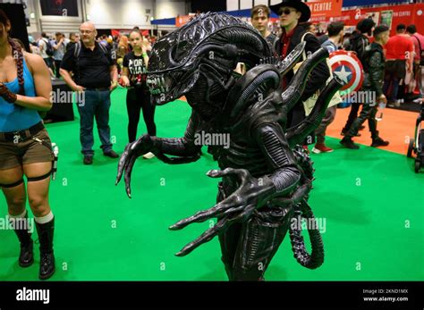 Alien Cosplay Walkthrough
