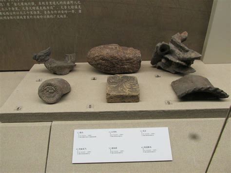 Artefak kuno dari museum geologi indonesia