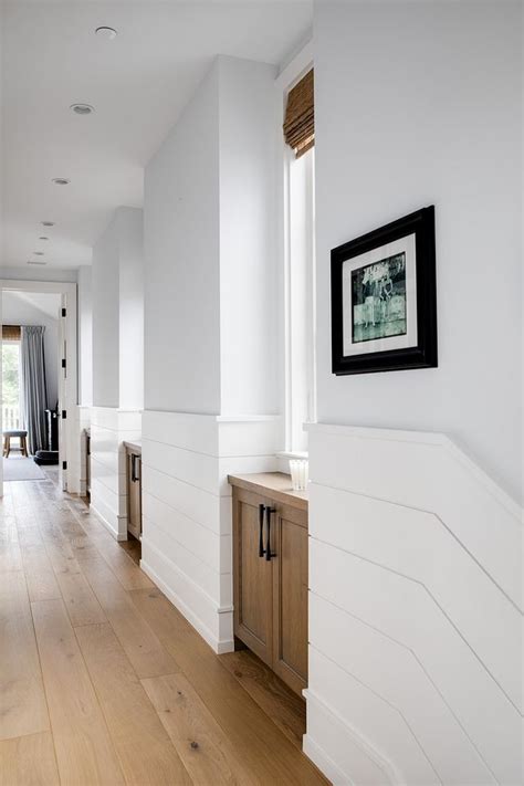 benjamin moore lily white