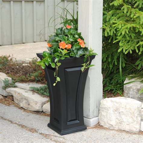 black plant pots outdoor