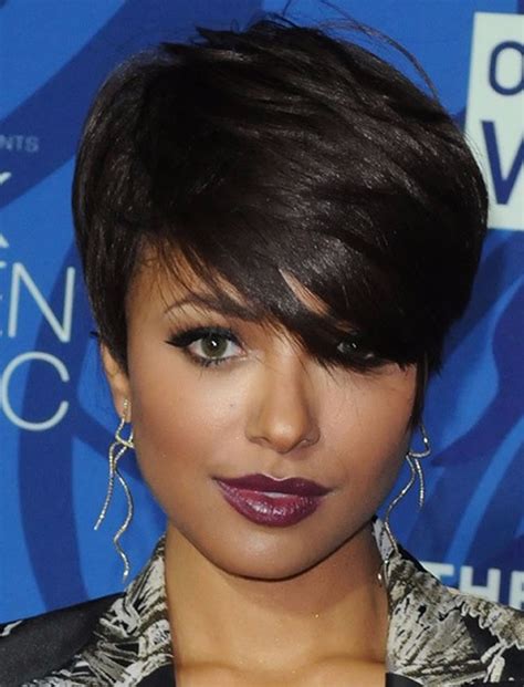 black short hairstyles for oval faces
