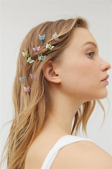 butterfly clips on short hair
