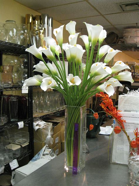 calla lily arrangement