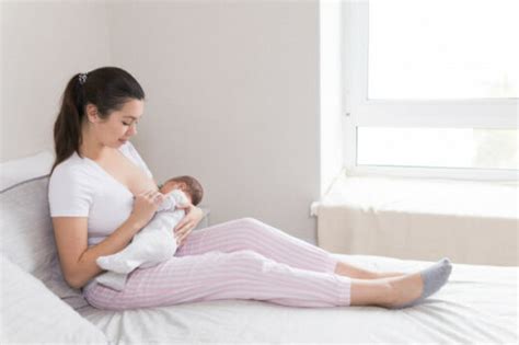 cara mengatasi bayi tersedak saat menyusui