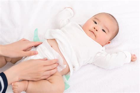 cara mengatasi iritasi pada bayi akibat popok