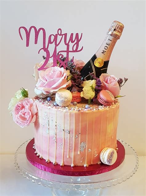 champagne cake design