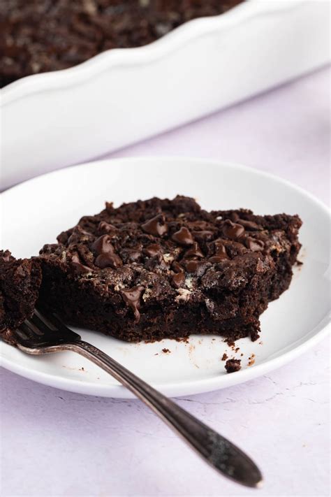 chocolate dump cake crockpot