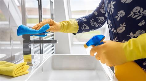 tips perawatan dan kebersihan kamar mandi rumah