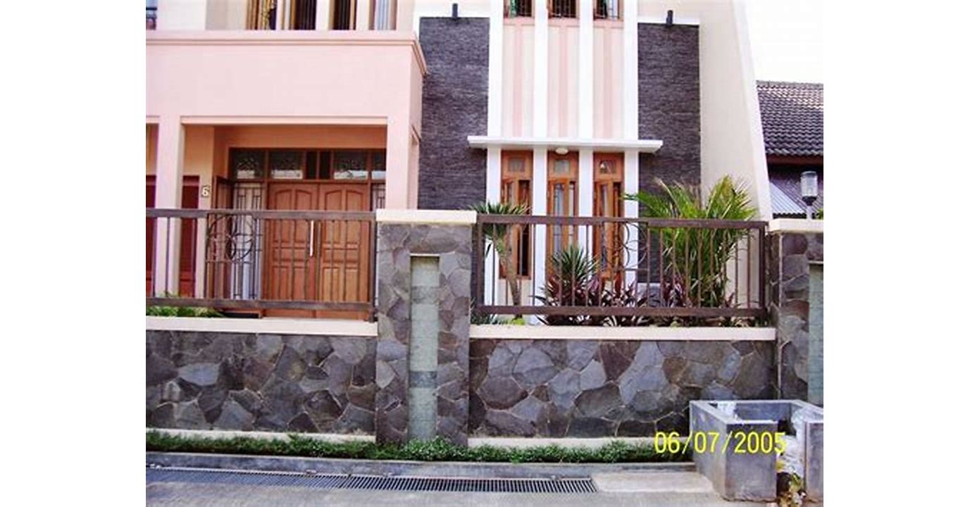 contoh desain pagar batu alam rumah minimalis