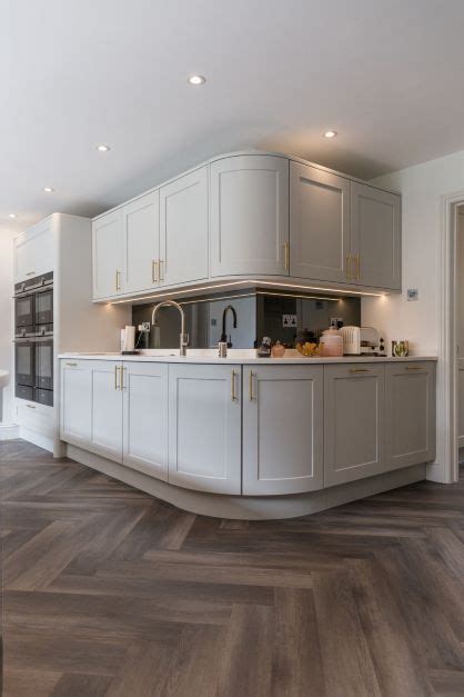 curved kitchen cabinets