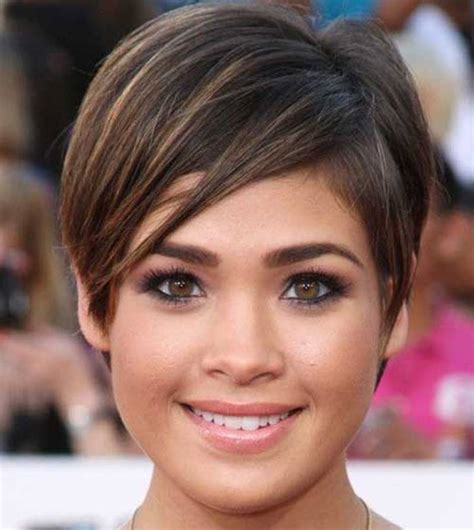 cute short haircuts for females with round faces