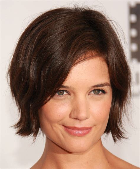 cute short hairstyles for round faces