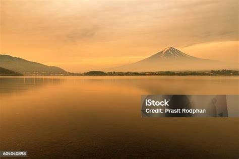matahari terbit di Danau Kawaguchi