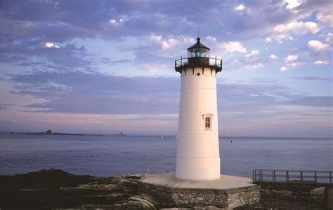 Key Characteristics of a Lighthouse