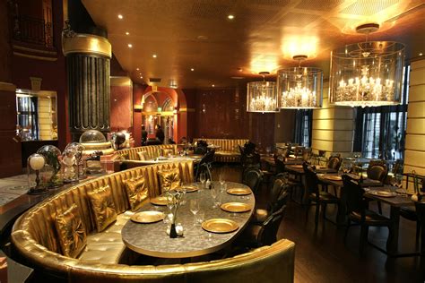 Dining options of Londres Et New York Hotel Paris