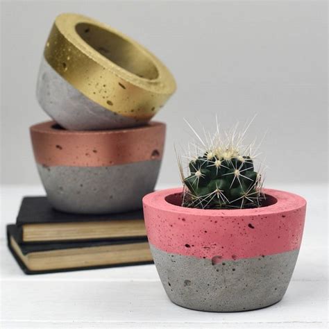 diy concrete flower pots