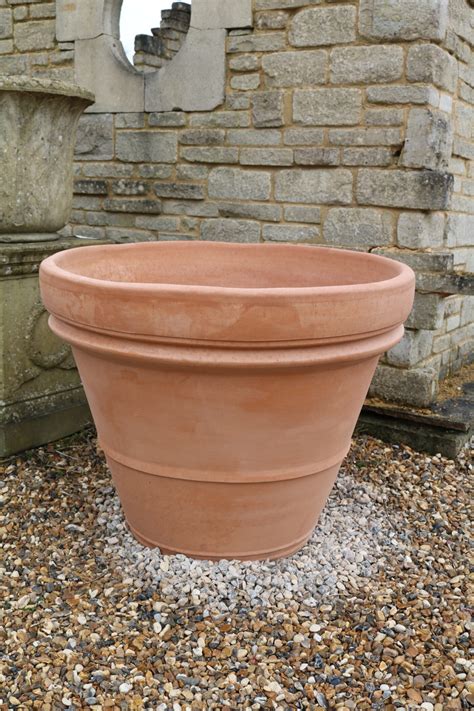 extra large terracotta pots