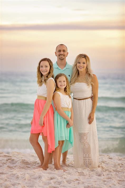 family photo on the beach ideas