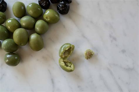 green olives with pit