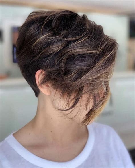 hair style short back long front