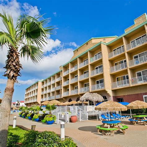 hampton inn pensacola beach breakfast hours