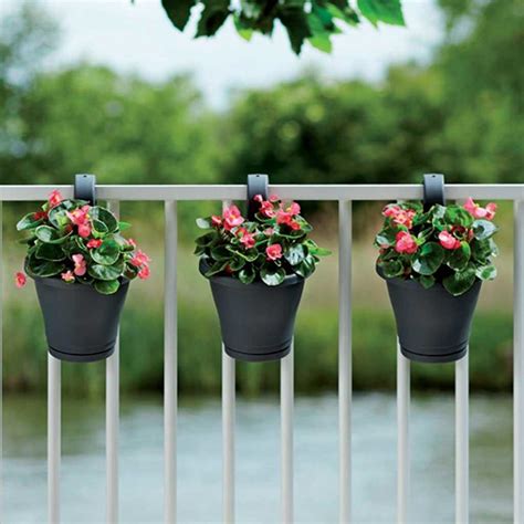 hanging flower pots for balcony