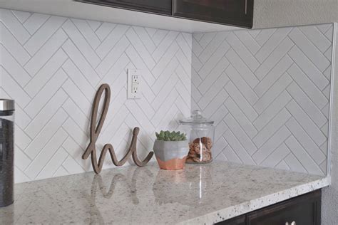 herringbone pattern subway tile