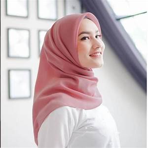 tutorial hijab segi empat dua warna