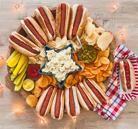 hot dog platter