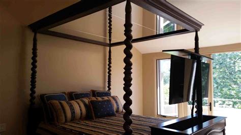 how to hang mirror on ceiling