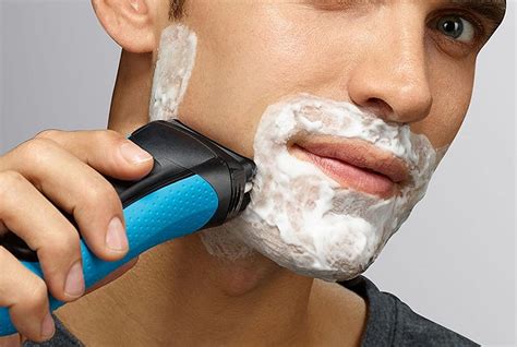 how to prepare skin for electric razor