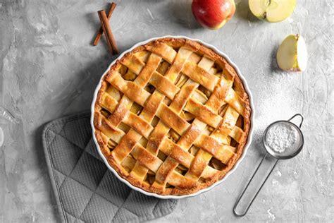 how to tell if an apple pie is done