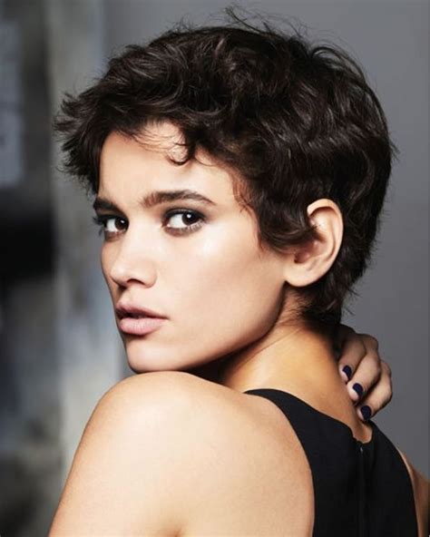 images of short haircuts for round faces