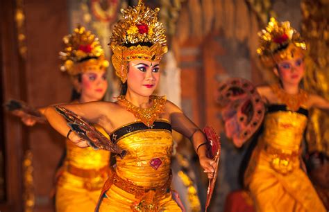example of traditional dance in indonesia