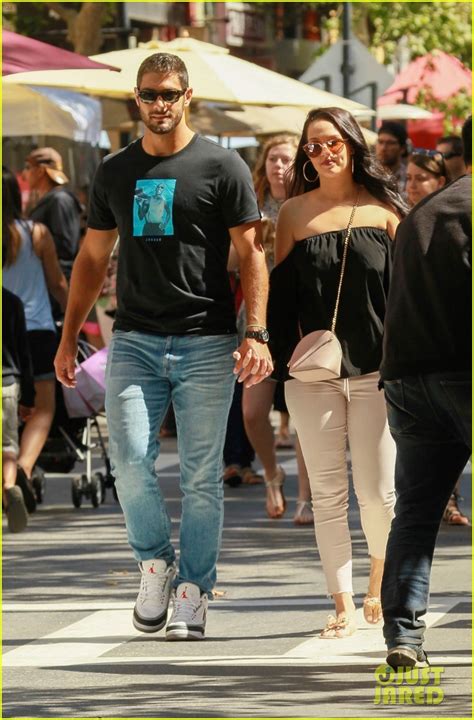is jimmy garoppolo in a relationship