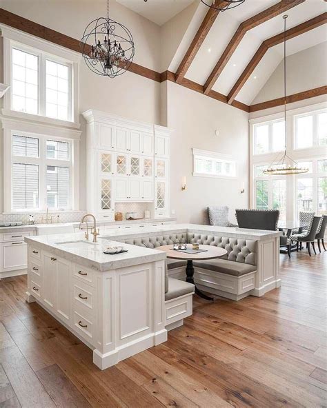 island in breakfast nook