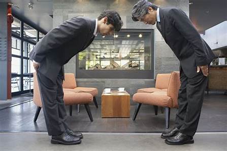 Japanese people bowing