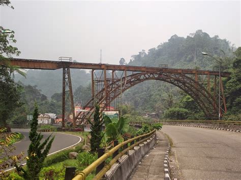jembatan akar lembah anai