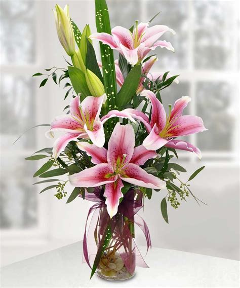 lily flower arrangement