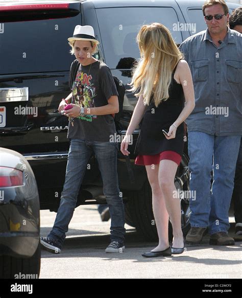 lindsay lohan samantha ronson kissing