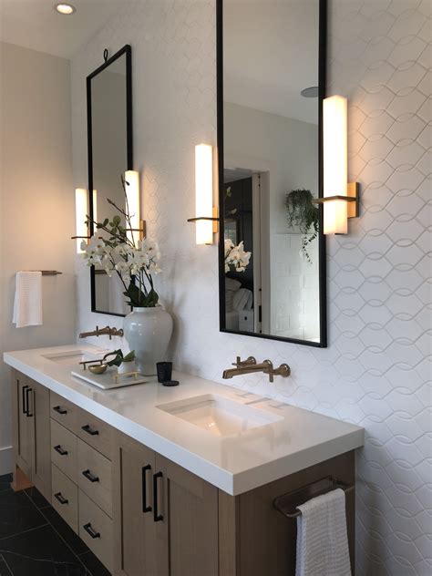 Modern Bathroom Mirror Decor