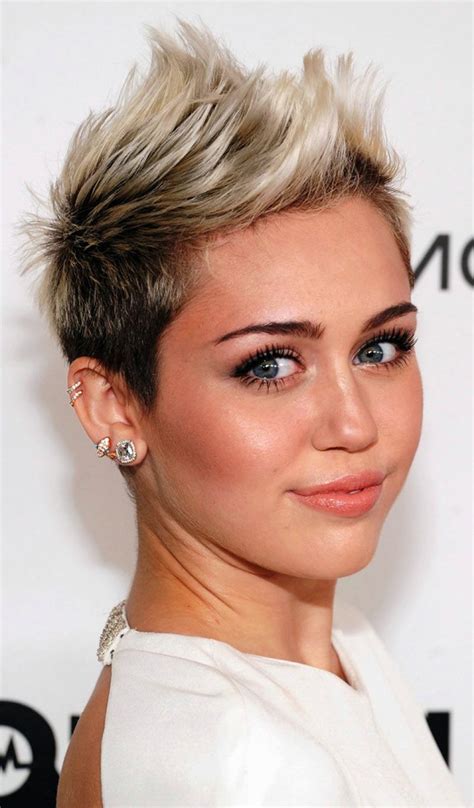 modern short hairstyles for round faces