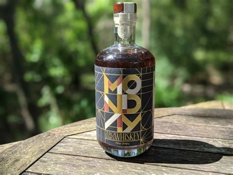 monday zero alcohol whiskey