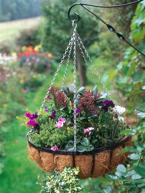 outdoor hanging flower baskets