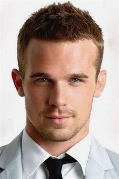 oval shape face hairstyle male short hair