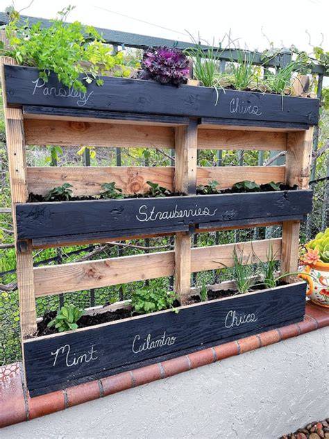 pallet wall herb planter