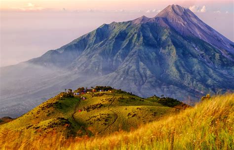 Puncak Gunung di Indonesia