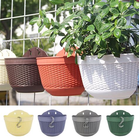 plastic hanging baskets for plants